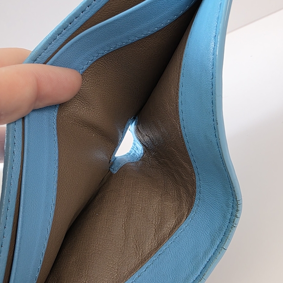 Bottega Veneta Intrecciato Blue Leather Bi-Fold Wallet - Picture 10 of 16